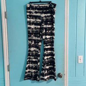 Women’s flare pants size XXL (19) Only worn once